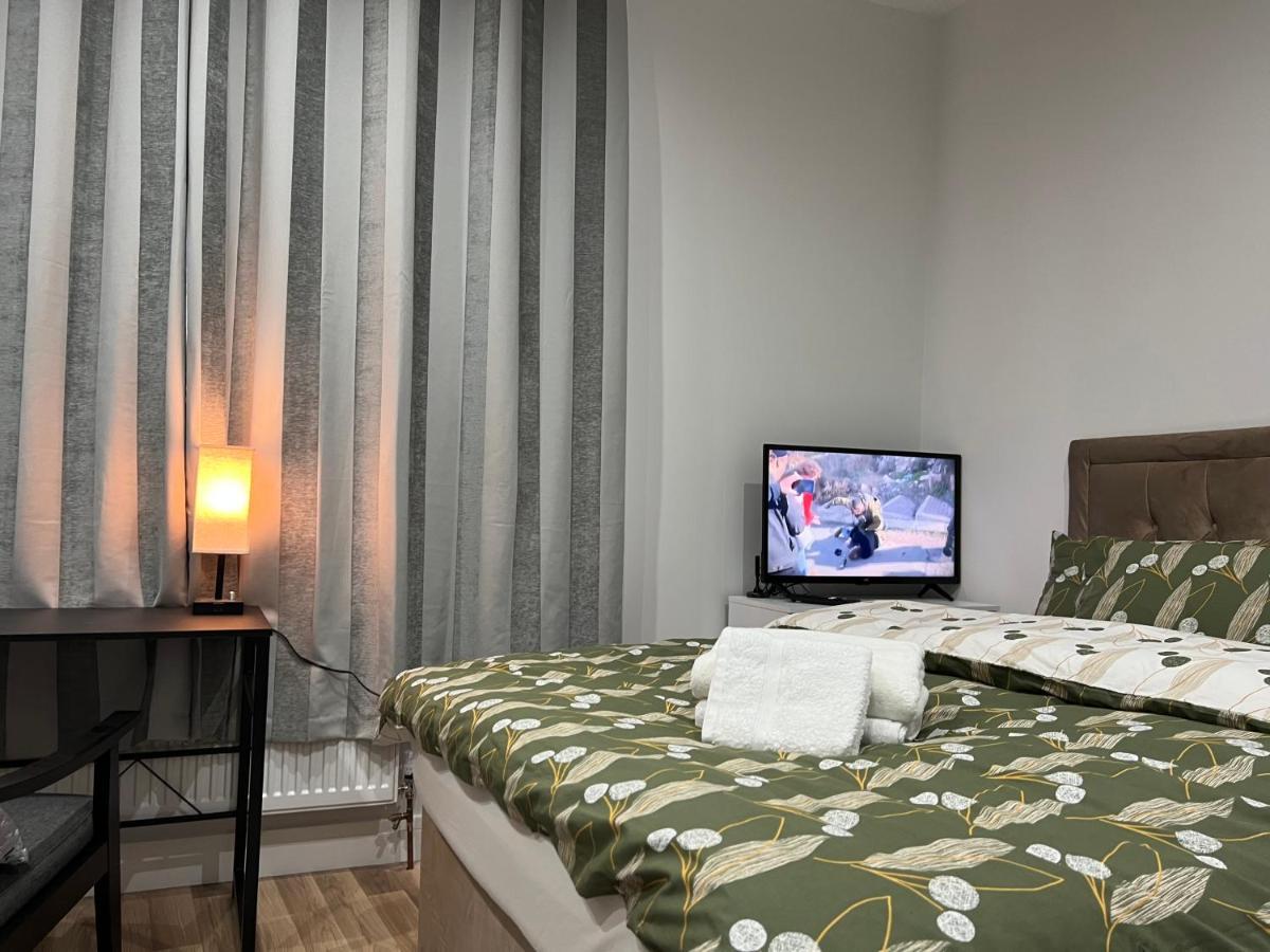 Park View Serviced Apartment - Next To Northolt Tube Station - Near Central London & Wembley Zewnętrze zdjęcie