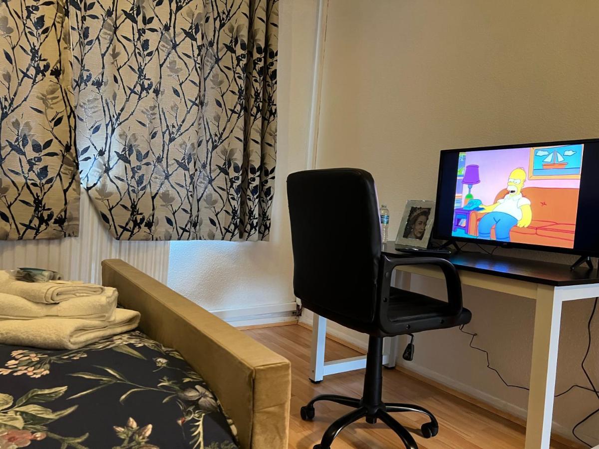 Park View Serviced Apartment - Next To Northolt Tube Station - Near Central London & Wembley Zewnętrze zdjęcie
